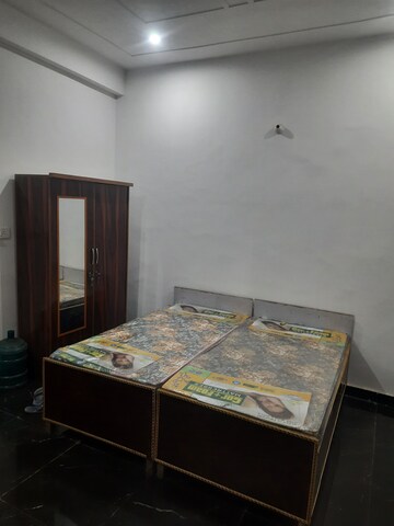 Furnished Amenities in  Pg at Sector 63a – for Rent
