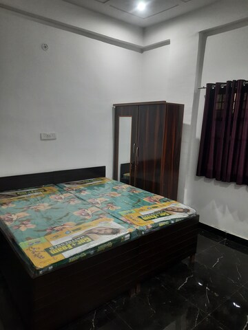 Bedroom in  Pg at Sector 63a – for Rent