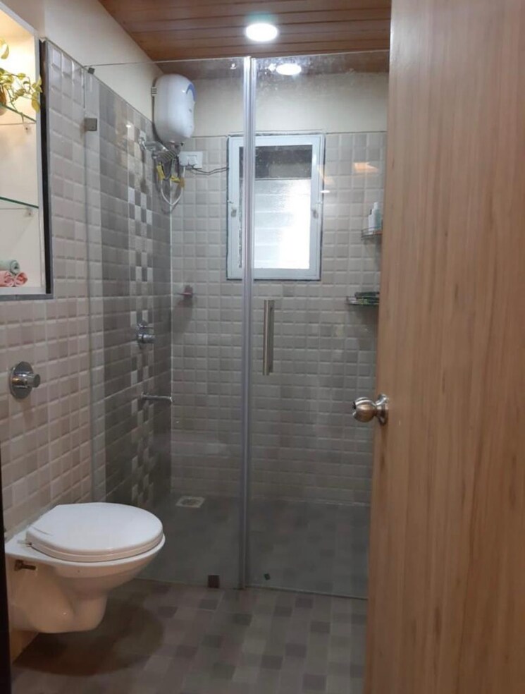 Bathroom, mulund west 3 Bedroom 950 Sq.Ft. Apartment In Mulund West Mumbai 8970431