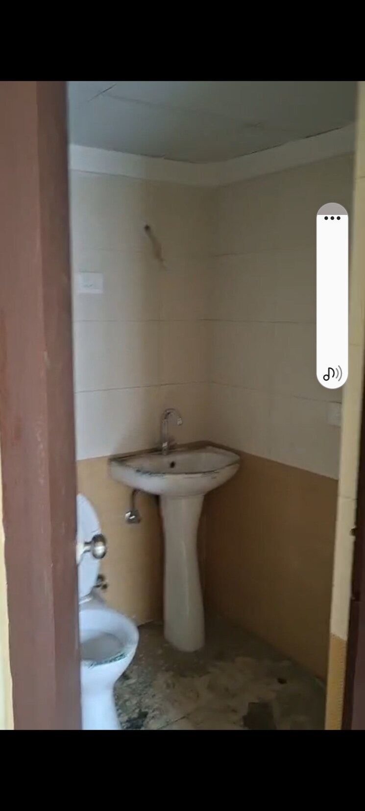 Bathroom, windsor-paradise-2 3 Bedroom 1275 Sq.Ft. Apartment In Raj Nagar Extension Ghaziabad 8970441