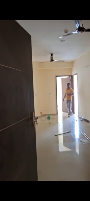 Furnished Amenities in 3 BHK Apartment at Windsor Paradise 2, Raj Nagar Extension – for Rent