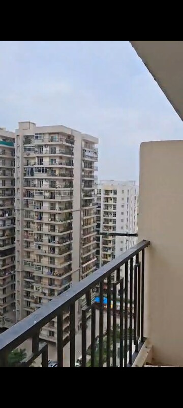 3 BHK Apartment – Exterior View View at Windsor Paradise 2, Raj Nagar Extension - for Rent