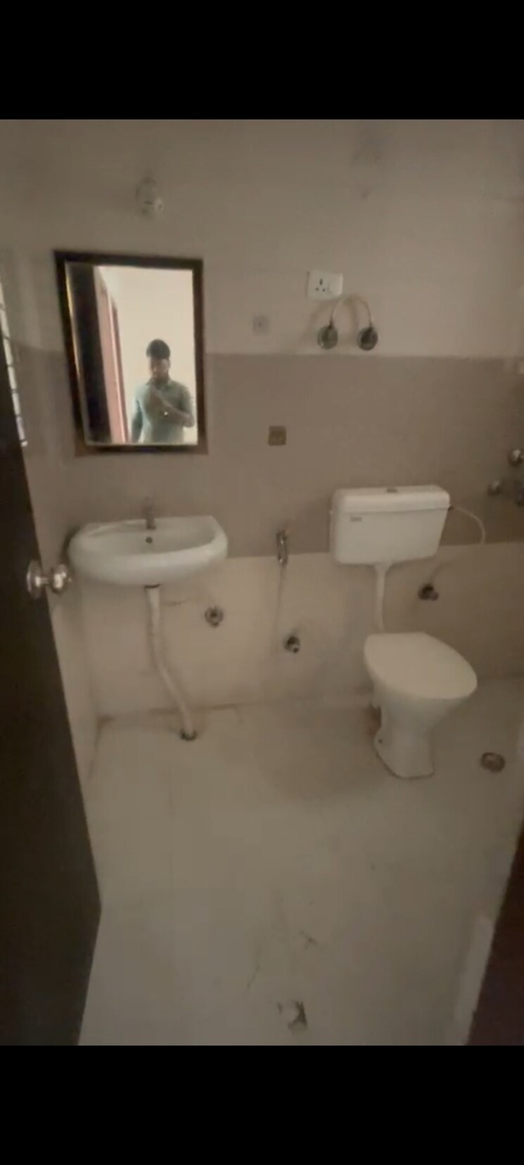 Bathroom, signature-global-grand-iva 2 Bedroom 716 Sq.Ft. Apartment In Sector 103 Gurgaon 8970475