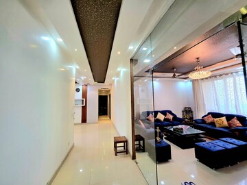 Team Area in 3 BHK Apartment at Parsvnath Planet, Gomti Nagar – for Rent