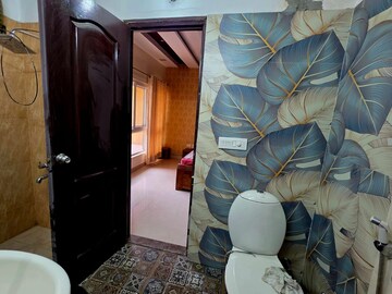 Bathroom in 3 BHK Apartment at Parsvnath Planet, Gomti Nagar – for Rent
