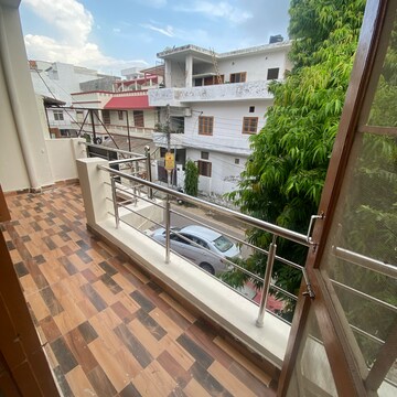 Balcony in  Pg at Vineet Khand – for Rent