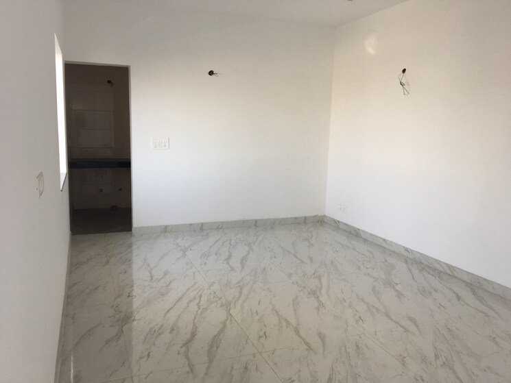 Room, sector 63 Commercial Office Space 6000 Sq.Ft. In Sector 63 Noida 8970492