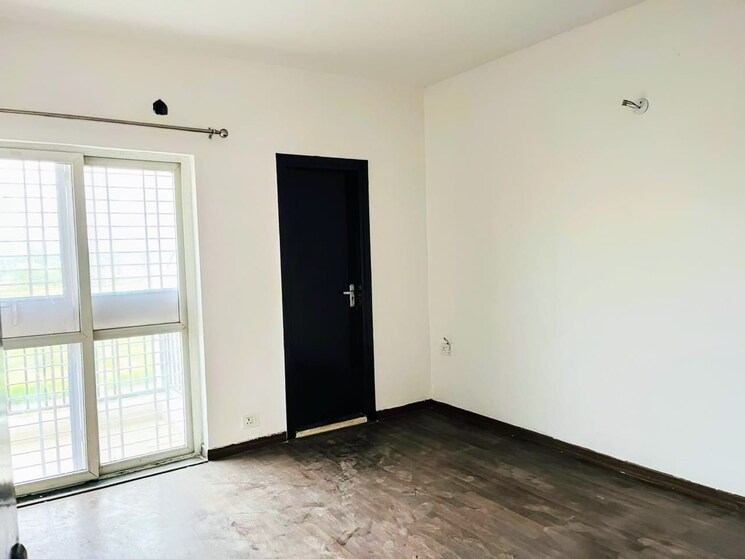 Room, bptp-parkland 4 Bedroom 300 Sq.Ft. Builder Floor In Sector 75 Faridabad 8970521