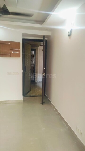 Building Lobby in 3.5 BHK Apartment at Jaypee Greens Aman, Sector 151 – for Sale