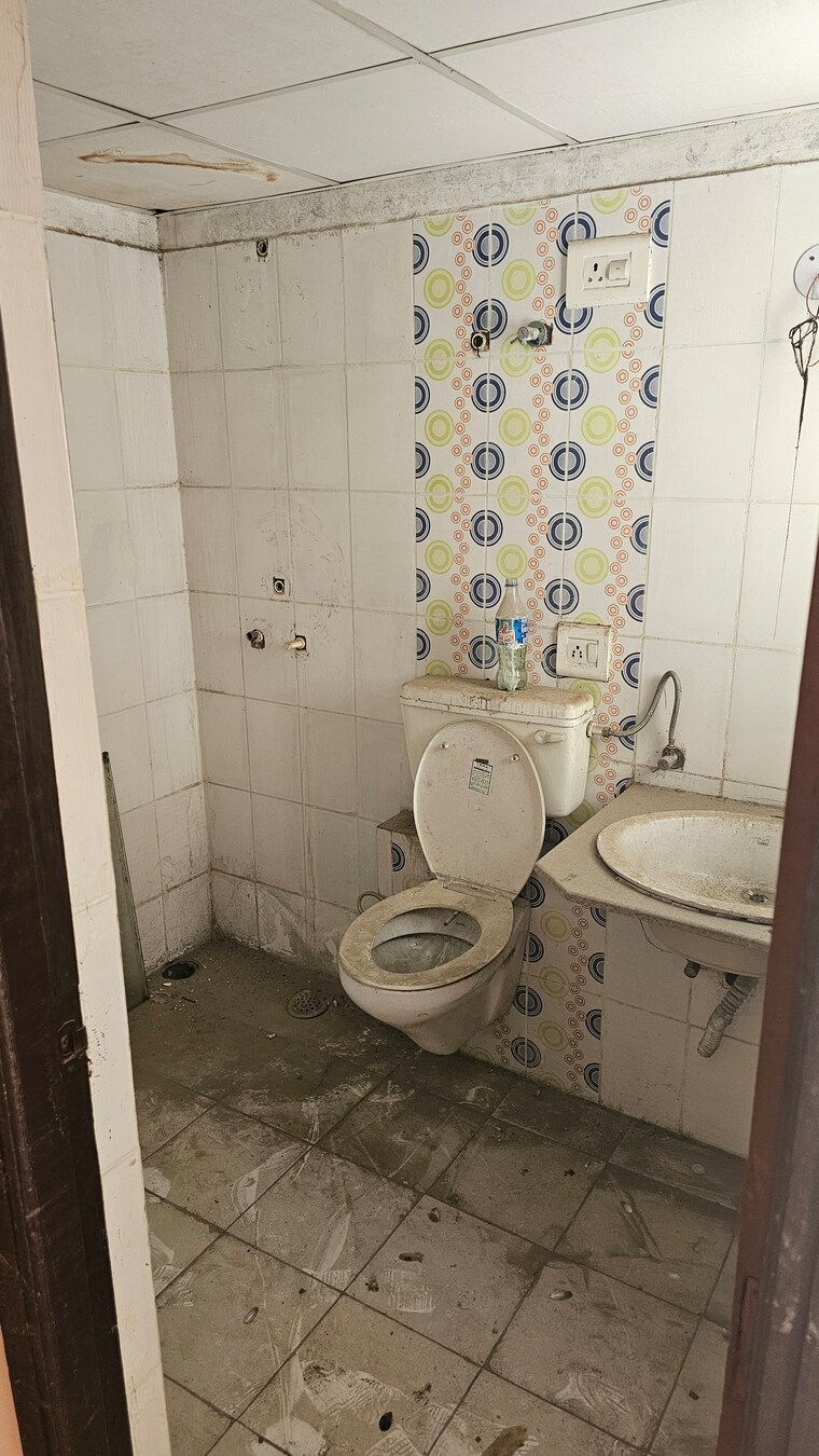 Bathroom, kdp-grand-savanna 3 Bedroom 1550 Sq.Ft. Apartment In Raj Nagar Extension Ghaziabad 8970528