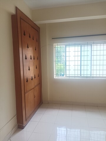 Room in 2 BHK Apartment at Btm Layout – for Rent