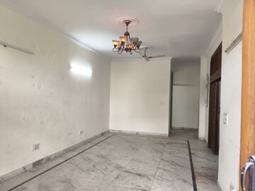 Room in 3 BHK Builder Floor at Lajpat Nagar Iii – for Rent