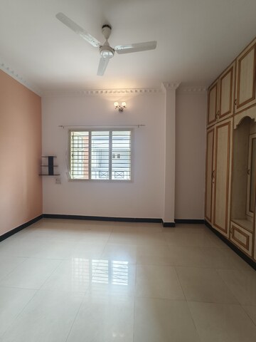 Room in 2 BHK Builder Floor at Hsr Layout – for Rent