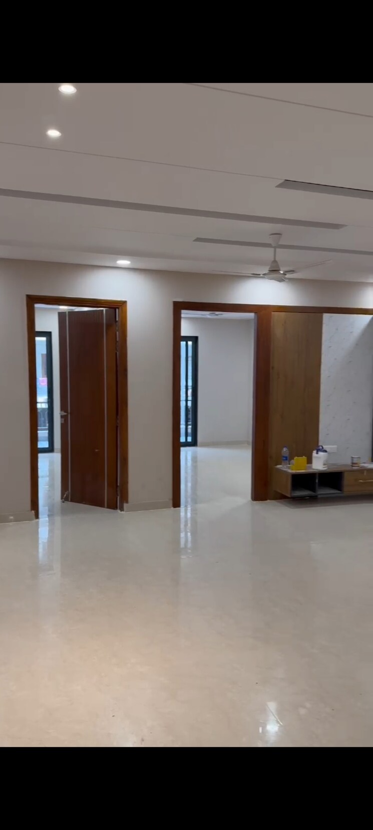 Room, tdi-the-retreat 3 Bedroom 268 Sq.Yd. Builder Floor In Sector 89 Faridabad 8970586