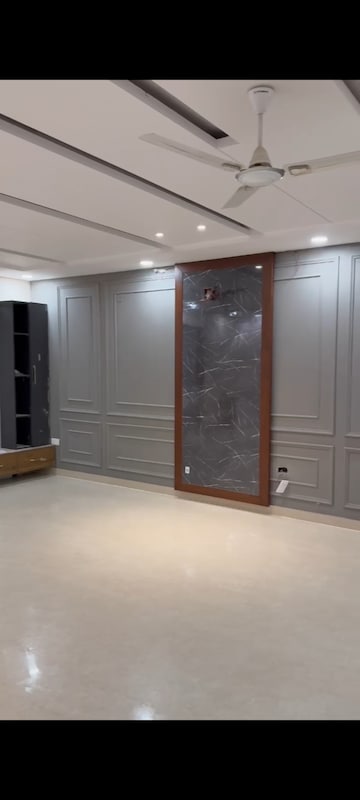 Building Lobby in 3 BHK Builder Floor at TDI The Retreat, Sector 89 – for Sale
