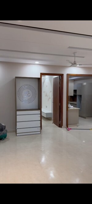 Room in 3 BHK Builder Floor at TDI The Retreat, Sector 89 – for Sale