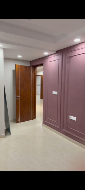 Building Lobby in 3 BHK Builder Floor at TDI The Retreat, Sector 89 – for Sale