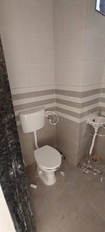 Bathroom in Studio Independent House at Gokhalenagar – for Rent