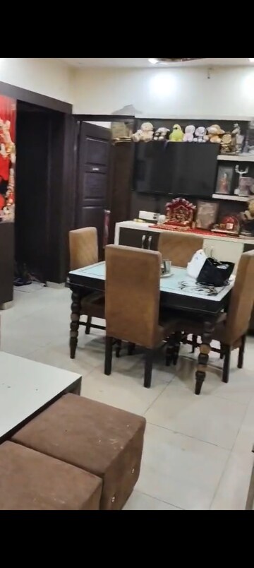 Team Area in 2 BHK Apartment at Landcraft Golf Links, Pandav Nagar – for Sale