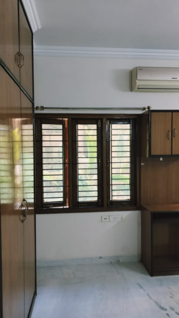Bedroom in 4 BHK Apartment at Aditya Windsor, Hi Tech City – for Rent