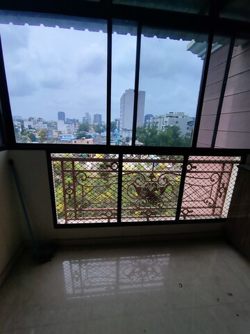 Room in 2 BHK Apartment at Spring Blossom CHS, Ghorpadi – for Rent