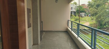Room in 4 BHK Apartment at Banjara Hills – for Rent