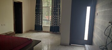 Room in 4 BHK Apartment at Banjara Hills – for Rent