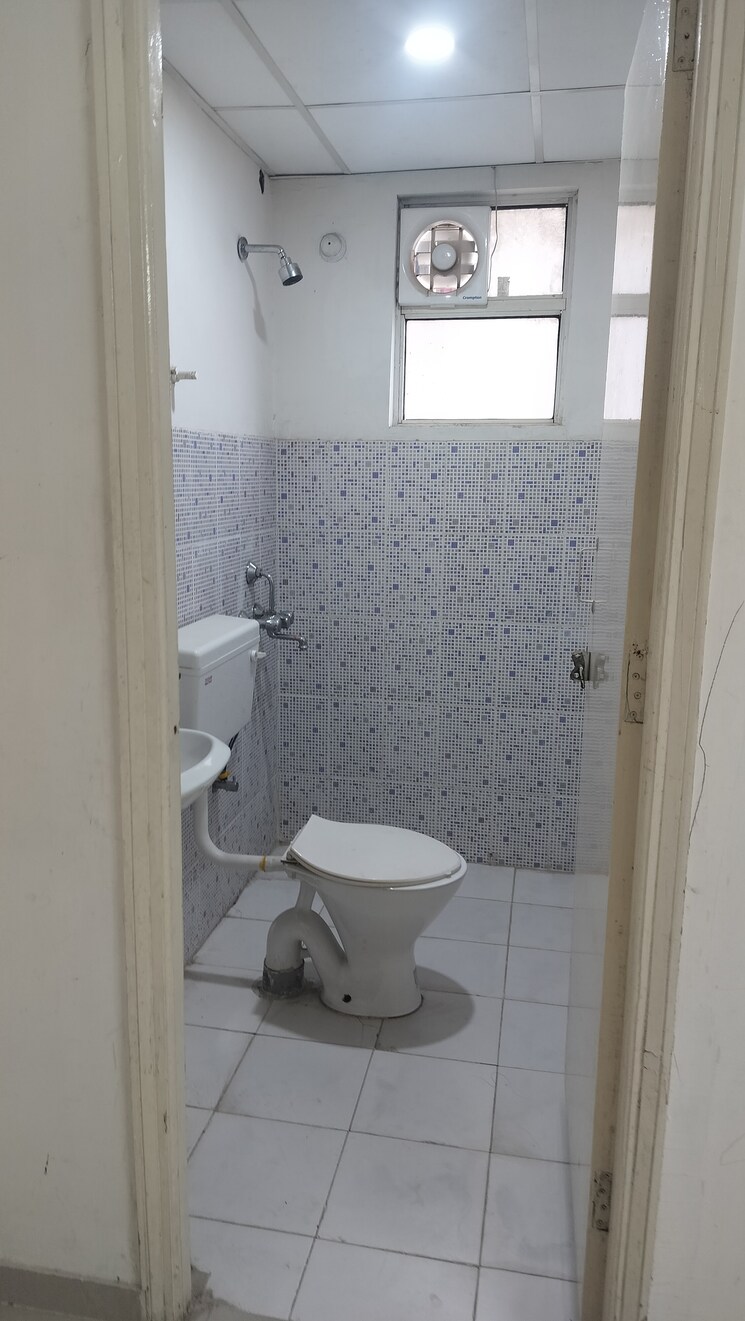 Bathroom, suncity-avenue-102 2 Bedroom 632 Sq.Ft. Apartment In Sector 102 Gurgaon 8970755