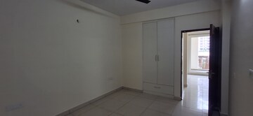 Room in 3 BHK Apartment at High Ground – for Rent