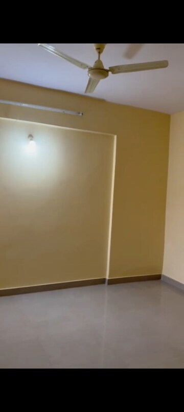 Room in 3 BHK Apartment at India Platinum City, Yeshwanthpur – for Rent