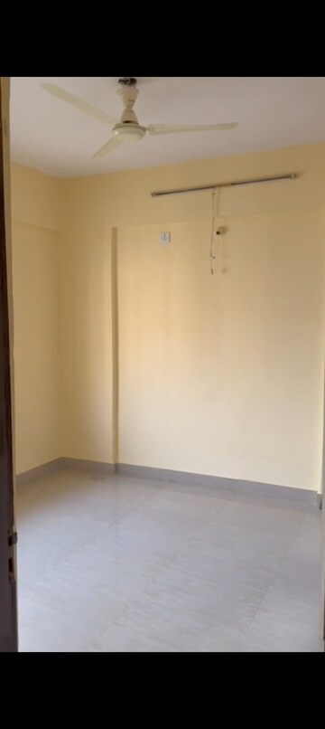 Room in 3 BHK Apartment at India Platinum City, Yeshwanthpur – for Rent