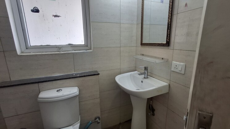 Bathroom, patiala road 2 Bedroom 1000 Sq.Ft. Apartment In Patiala Road Zirakpur 8970738