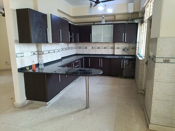 Kitchen in 3 BHK Apartment at Parsvnath Green Ville, Sector 48 – for Rent