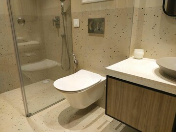 Bathroom in 3 BHK Apartment at Peninsula Salsette 27, Byculla – for Sale