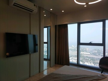 Room in 3 BHK Apartment at Peninsula Salsette 27, Byculla – for Sale
