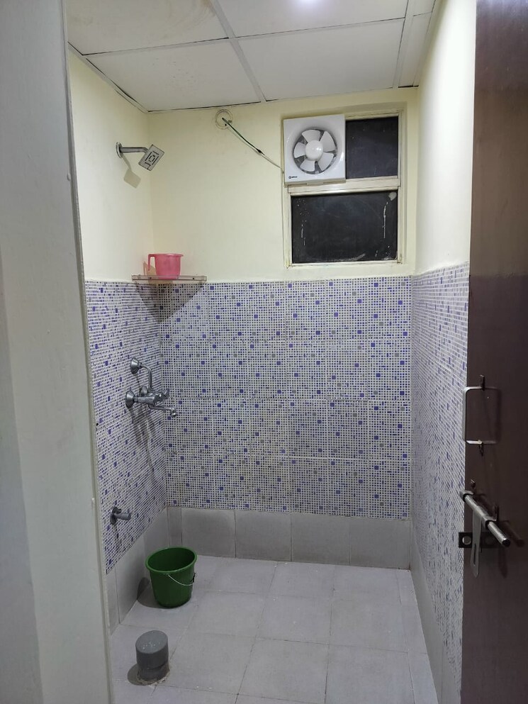 Bathroom, rof-aalayas 2 Bedroom 717 Sq.Ft. Apartment In Sector 102 Gurgaon 8970805