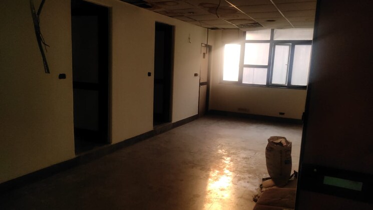 Room, sector 63 Commercial Office Space 8000 Sq.Ft. In Sector 63 Noida 8970775