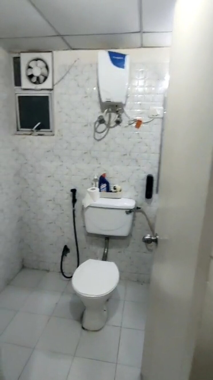Bathroom, gaur-city-2-11th-avenue 2.5 Bedroom 1205 Sq.Ft. Apartment In Sector 16c Greater Noida Greater Noida 8970804