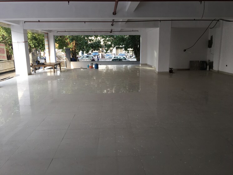  Parking, sector 63 Commercial Office Space 8000 Sq.Ft. In Sector 63 Noida 8970775