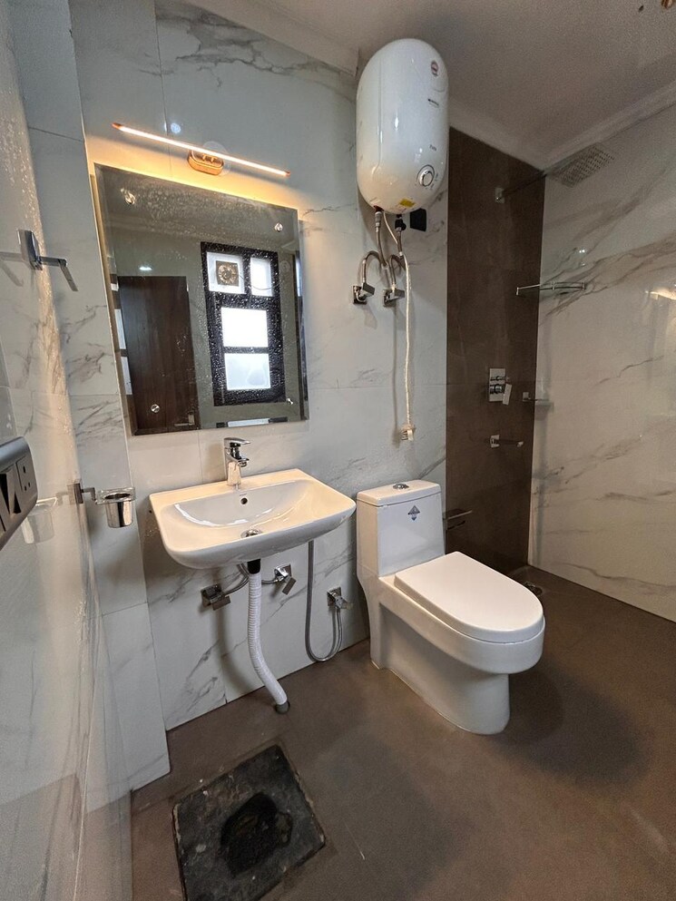 Team Area, aez-aloha 1 RK 450 Sq.Ft. Builder Floor In Sector 57 Gurgaon 8970820