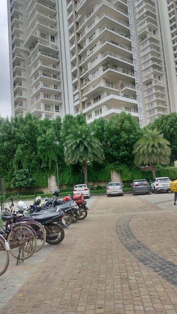 Parking in 3 BHK Apartment at Puri Emerald Bay, Sector 104 – for Rent