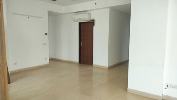 Room in 3 BHK Apartment at Puri Emerald Bay, Sector 104 – for Rent