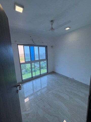 Room in 2 BHK Apartment at Dn Nagar – for Rent