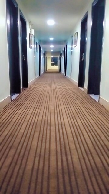 Building Lobby in 4 BHK Builder Floor at Uchdpl Veridia Oakwood Enclave, Wave City – for Rent