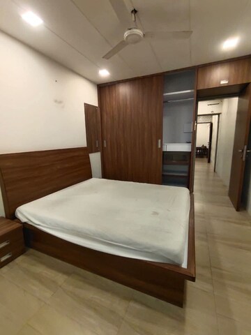 Bedroom in 1 BHK Apartment at Andheri West – for Rent