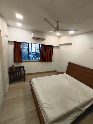 Bedroom in 1 BHK Apartment at Andheri West – for Rent