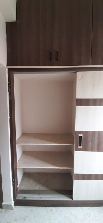 Room in 2 BHK Apartment at Kukatpally – for Rent