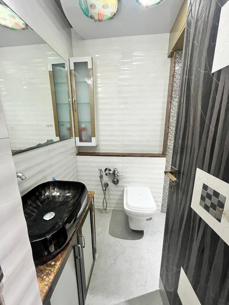 Bathroom, raheja-tipco-heights 3 Bedroom 1470 Sq.Ft. Apartment In Malad East Mumbai 8970882