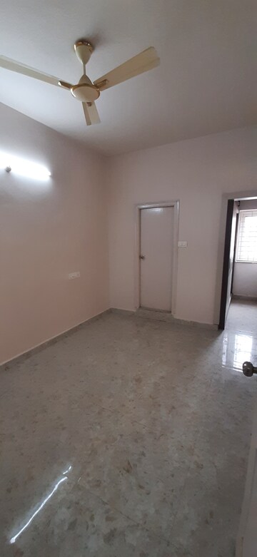 Furnished Amenities in 2 BHK Apartment at Kukatpally – for Rent
