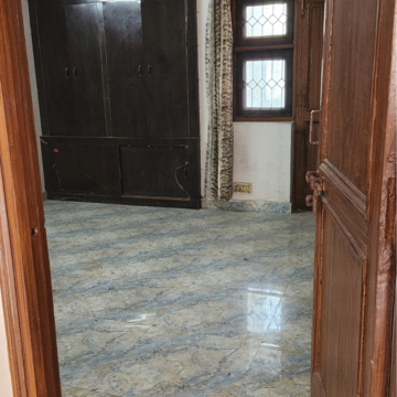 Room in 3 BHK Independent House at Sector 16 – for Rent